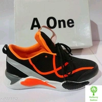 Sports shoes 