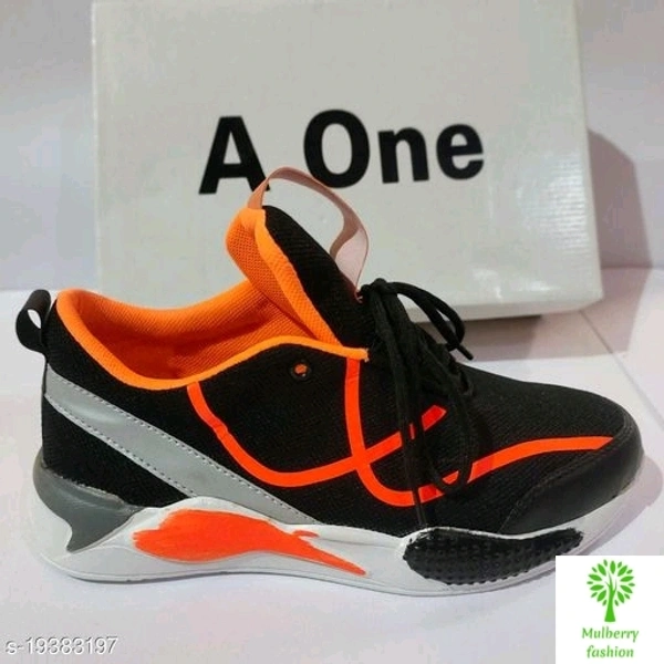 Sports shoes 