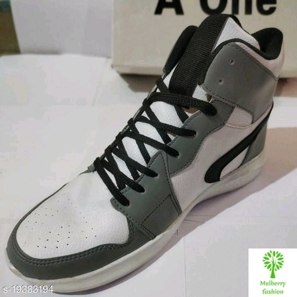 Sports shoes 