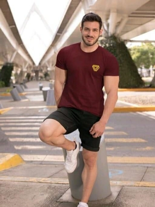 Comfortable Men's T-Shirt - Maroon, S