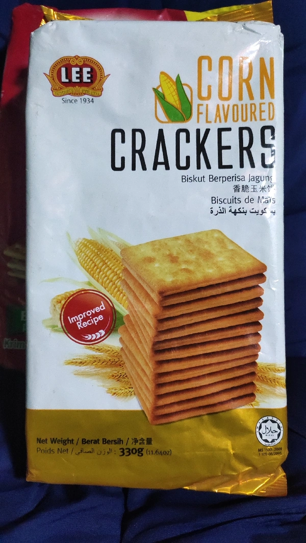 Lee Corn Flavoured Crackers  - yellow