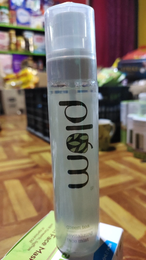 Plum Gteen Tea Revitalizing Face Mist 