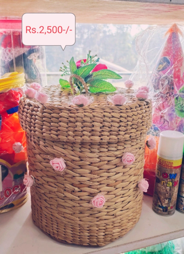 Basket Gift Hamper XL with Cap