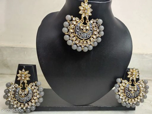 Bollywood Style Designer Earrings With Mang Teeka