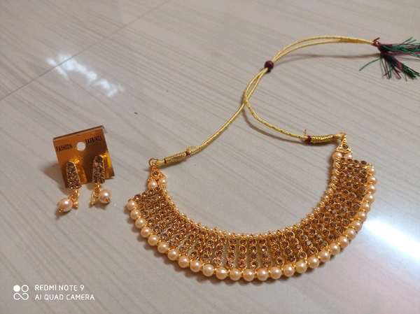 Women Jewellery - Golden, free size