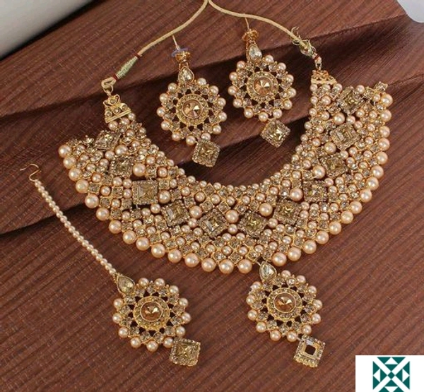Women Jewellery - Golden, free size