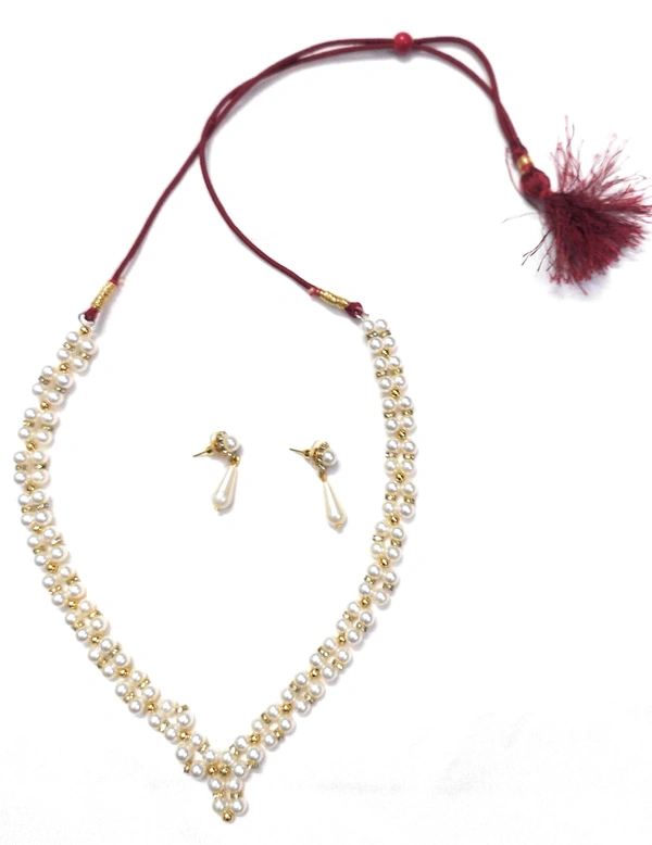 NIBRAS White Pearl Floral Necklace Set - B0B1N613YF
