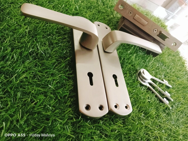 UM7 UM Toner Door Lock - High Quality Door Lock