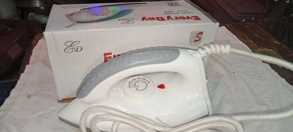 Every day Aayran Light wait brand - white and grey