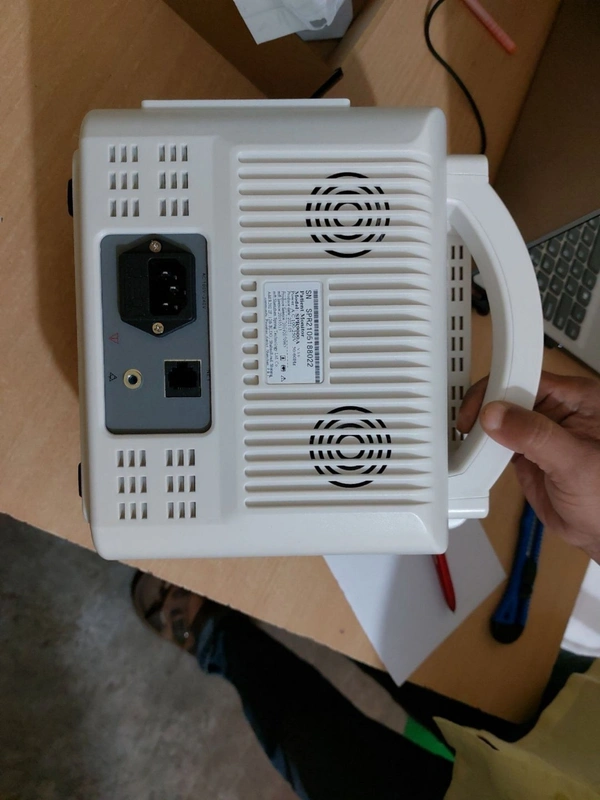 3 Para Patient Monitor - 7" Display, White
