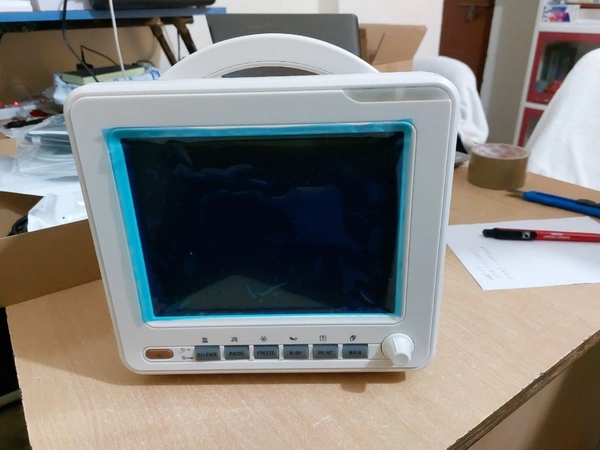 3 Para Patient Monitor - 7" Display, White
