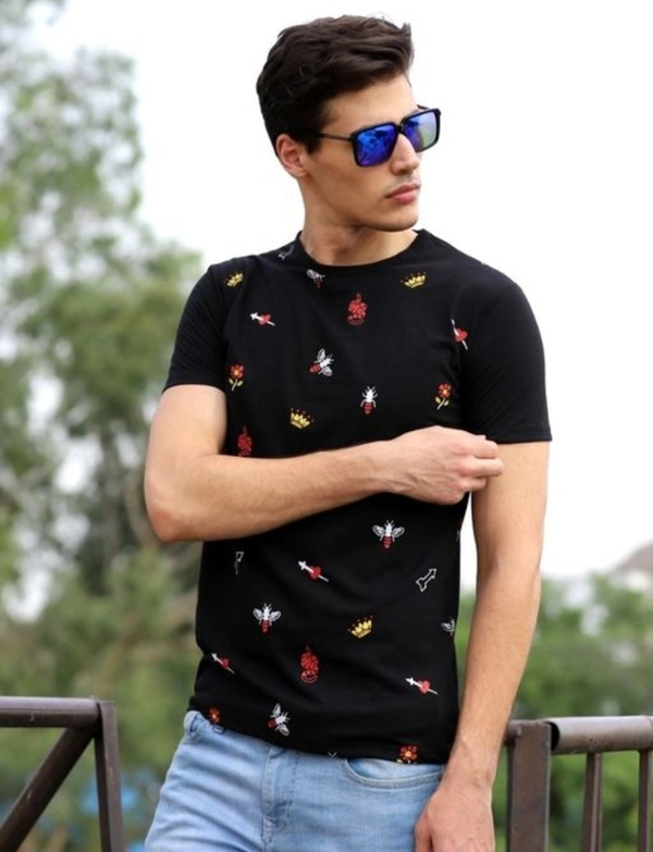 Modern Printed t Shirt  - L