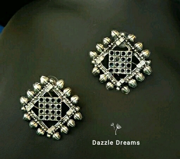 Oxidized Stud