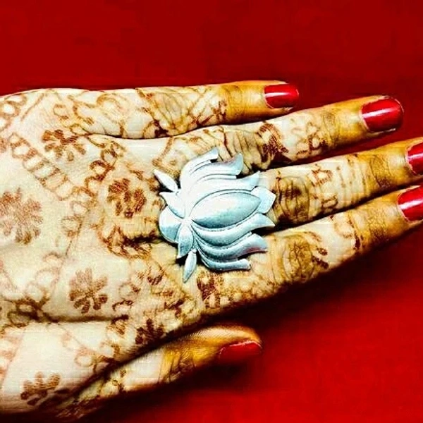 Oxidized Finger ring - White