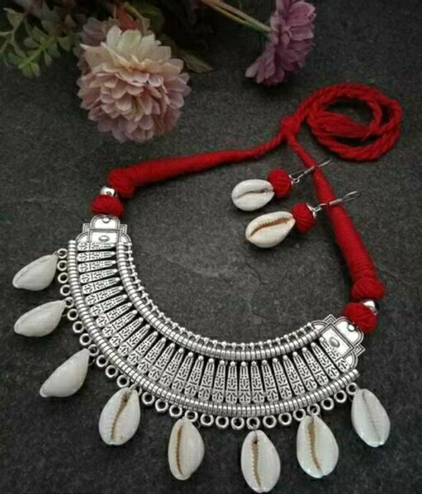 Kori Necklace Set