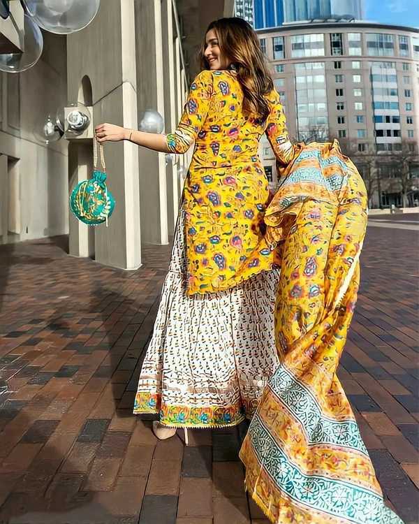 Kurta Sharara Set - L