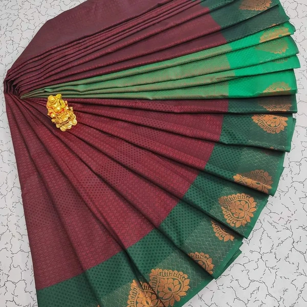 Gayathri Sarees - SK359