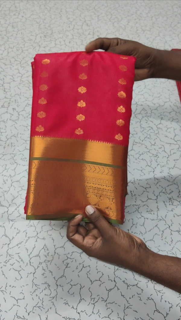 Putta Embossed Saree - SK368 - Red