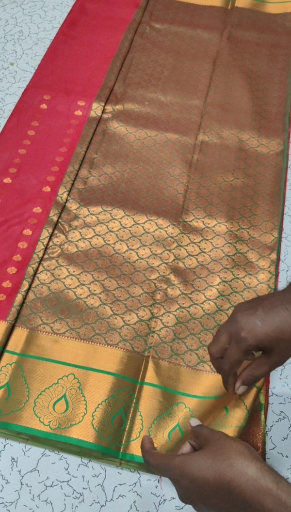 Putta Embossed Saree - SK368 - Red