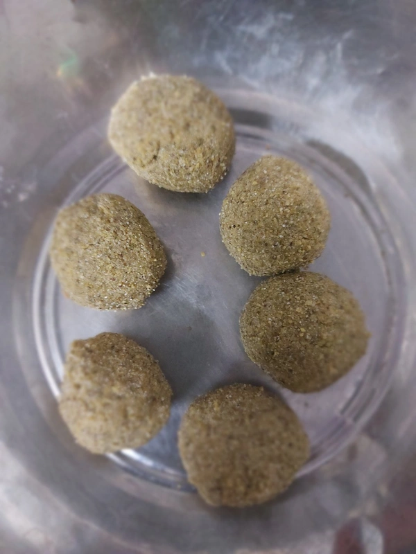 Pesara Laddu / Green Gram Laddu