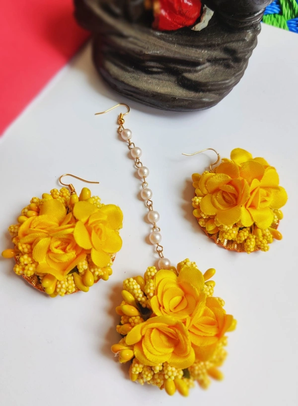 Elegant Flower Jewellery | Fashionable Mangtika with earrings | Flower Jewels | Bridal Jewellery | Flower Earrings and Mangtika Set | Haldi Jewelry | Wedding Religious Jewelry | Women Jewellery