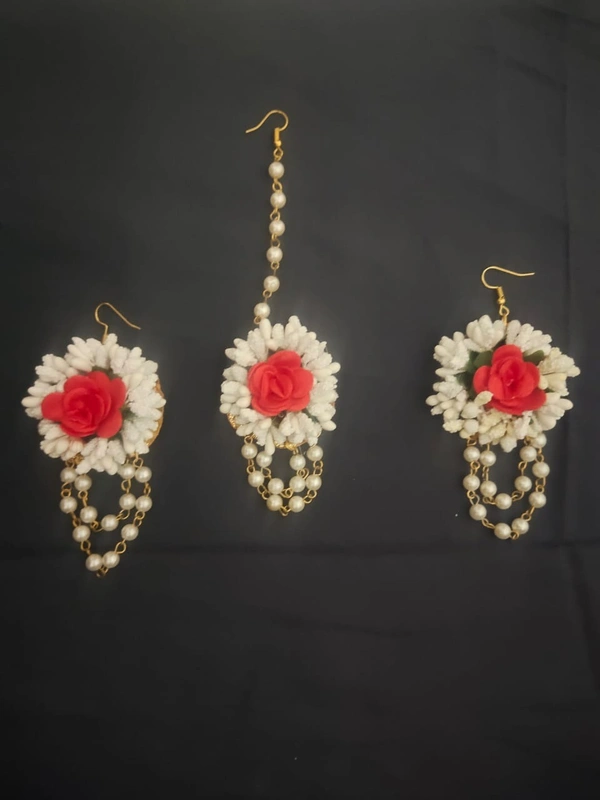 Elegant Flower Jewellery | Fashionable Mangtika with earrings | Flower Jewels | Bridal Jewellery | Flower Earrings and Mangtika Set | Haldi Jewelry | Wedding Religious Jewelry | Women Jewellery