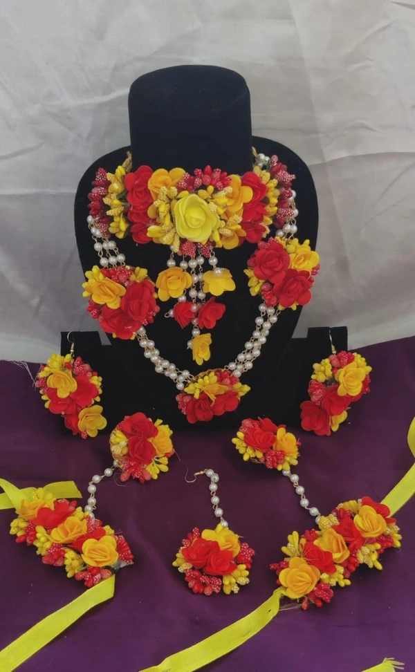 Elegant Flower Jewellery | Fashionable Mangtika with earrings | Flower Jewels | Bridal Jewellery | Flower Earrings and Mangtika Set | Women Floral Jewellery for Haldi and religious festivals | Flower jewelery for haldi marriage ceremony