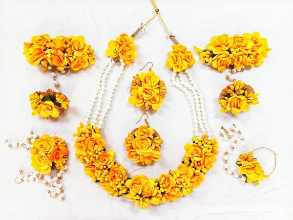 Elegant Flower Jewellery | Fashionable Mangtika with earrings | Flower Jewels | Bridal Jewellery | Flower Earrings and Mangtika Set | Women Floral Jewellery for Haldi and religious festivals | Flower jewelery for haldi marriage ceremony