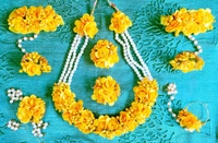 Elegant Flower Jewellery | Fashionable Mangtika with earrings | Flower Jewels | Bridal Jewellery | Flower Earrings and Mangtika Set | Women Floral Jewellery for Haldi and religious festivals | Flower jewelery for haldi marriage ceremony