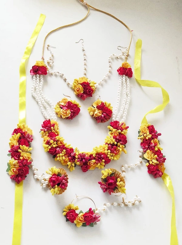 Elegant Flower Jewellery | Fashionable Mangtika with earrings | Flower Jewels | Bridal Jewellery | Flower Earrings and Mangtika Set | Women Floral Jewellery for Haldi and religious festivals | Flower jewelery for haldi marriage ceremony