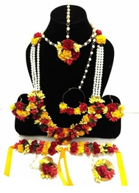 Elegant Flower Jewellery | Fashionable Mangtika with earrings | Flower Jewels | Bridal Jewellery | Flower Earrings and Mangtika Set | Women Floral Jewellery for Haldi and religious festivals | Flower jewelery for haldi marriage ceremony