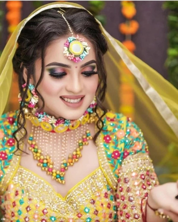 Elegant Flower Jewellery | Fashionable Mangtika With Earrings | Flower Jewels | Bridal Jewellery | Flower Earrings And Mangtika Set | Women Floral Jewellery For Haldi And Religious Festivals | Flower Jewelery For Haldi Marriage Ceremony