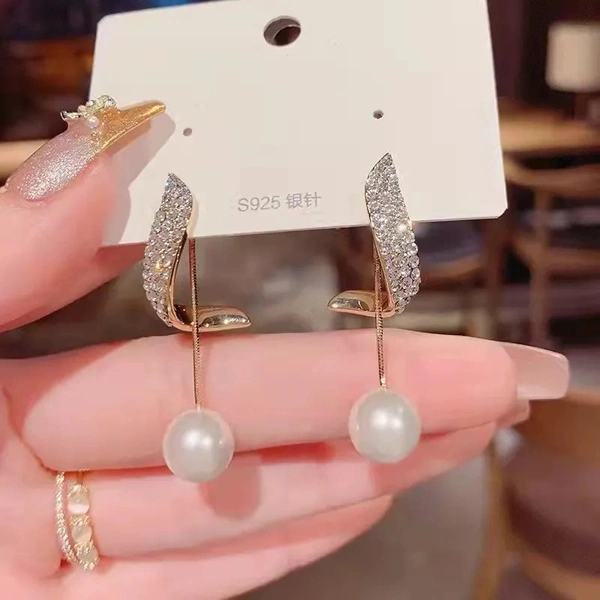 Earring For Women | Korean Earring | Western Earring - Free Size, Gold, 1 pair