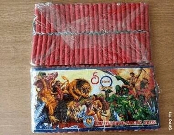 50 Deluxe Crackers 