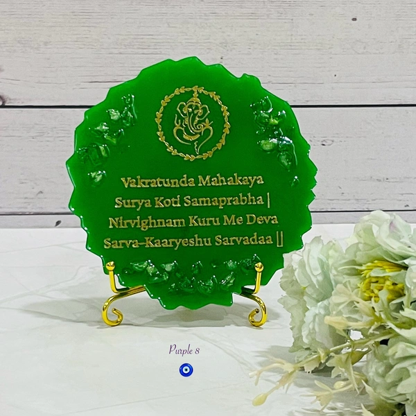 Mantra Stand 8 - 5 Inch