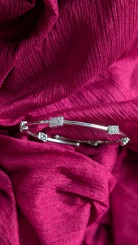 Divaa Silver Adjustable Bangle