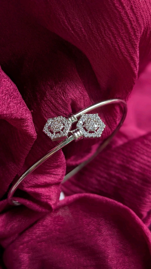 Anushka Adjustable Kada