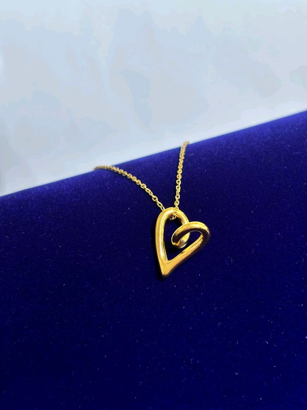 Dil Pendant Necklace 