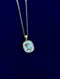 Rose Carved pendant Necklace 