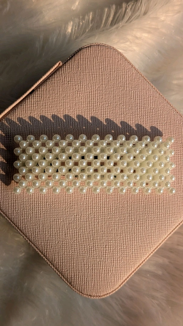 Rect K Pearl Hairclip 