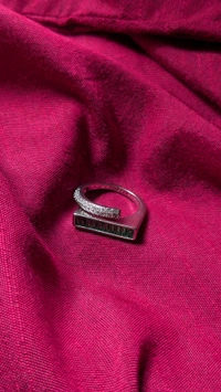 Sparkling Emerald Ring 