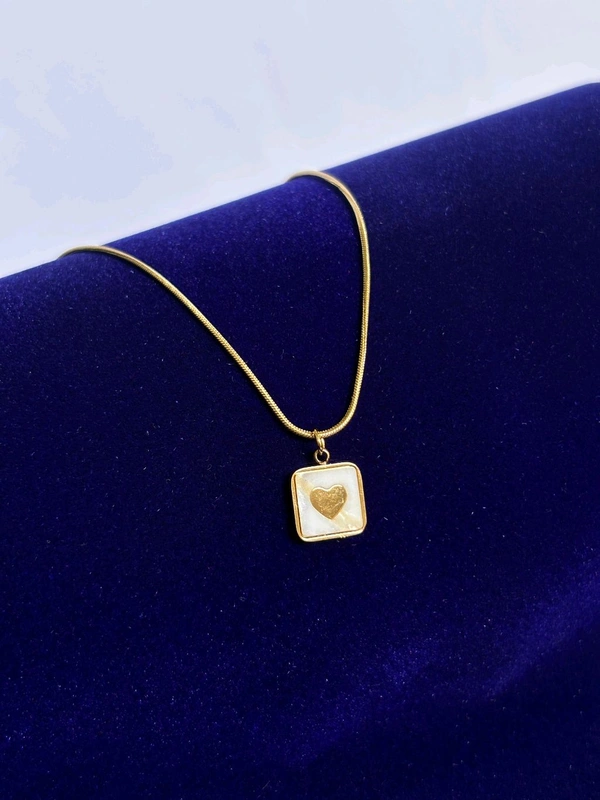 Little Heart Pendant Necklace 