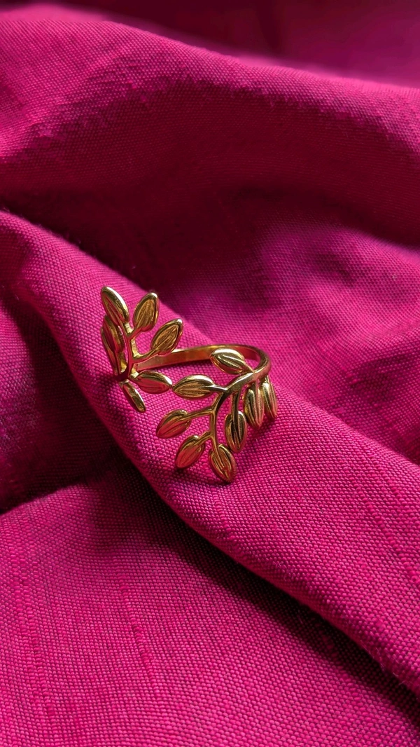 Priyankaa Statement Ring