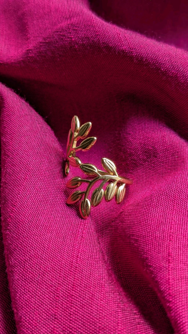 Priyankaa Statement Ring