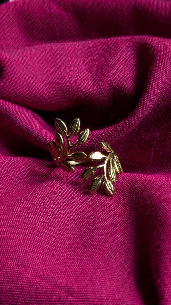 Priyankaa Statement Ring