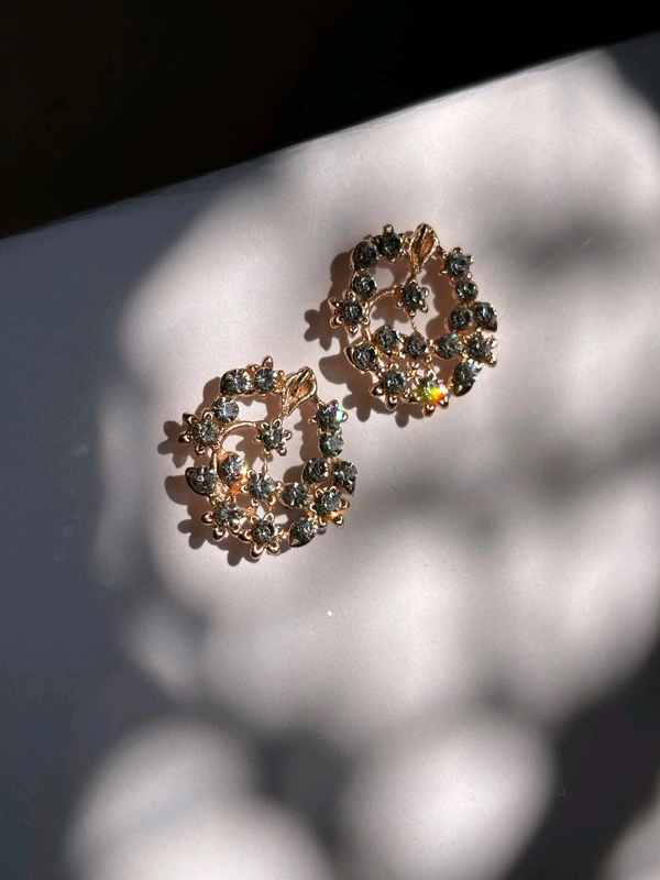 Sparkling Studs