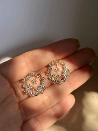 Sparkling Studs