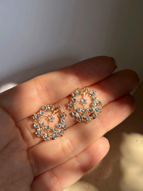 Sparkling Studs
