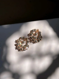 Sparkling Studs