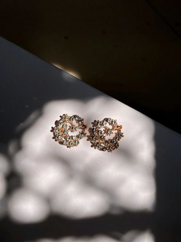 Sparkling Studs